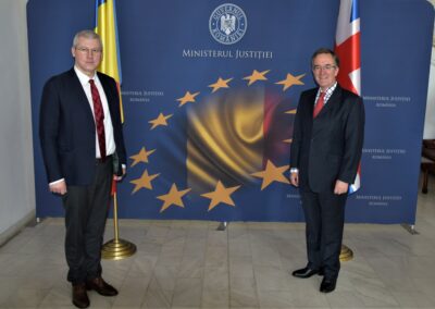 La sediul Ministerului Justiției, alături de Andrew Noble, ambasador al Marii Britanii la București.