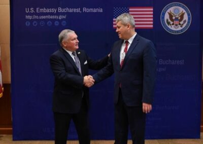 Cu ambasadorul Statelor Unite la București, Adrian Zuckerman. (arhivă personală)